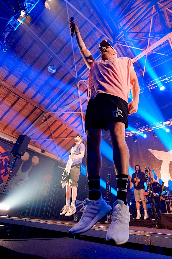 Musician in the spotlight – emotional concert moment in Bern